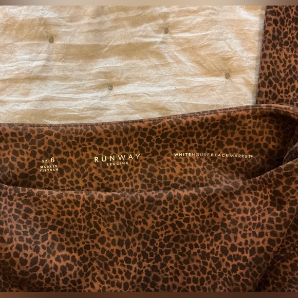 White House Black Market Women’s Runway Suede Legging Animal Print Size 6 - Picture 3 of 6